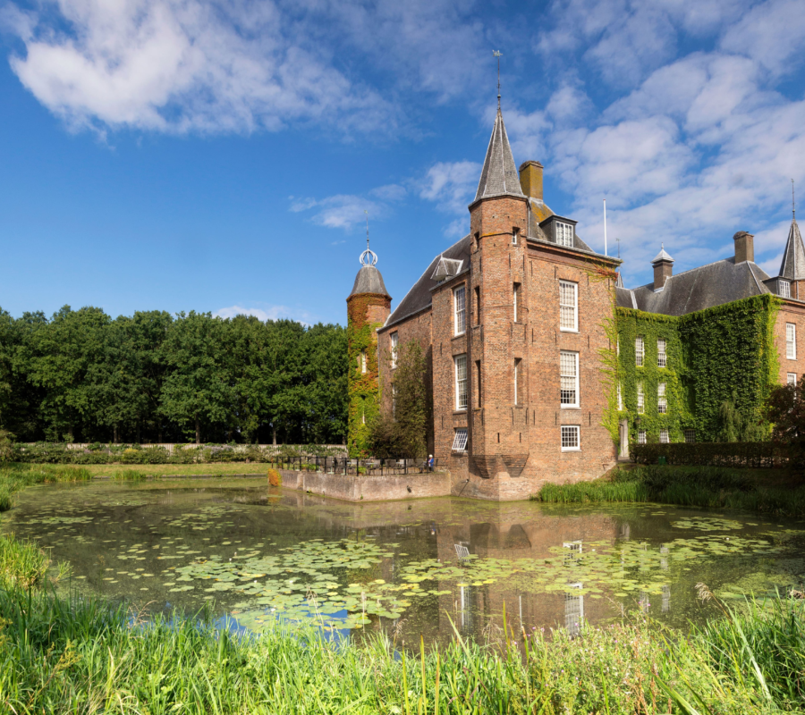 Slot zuylen min shutterstock 1693729572